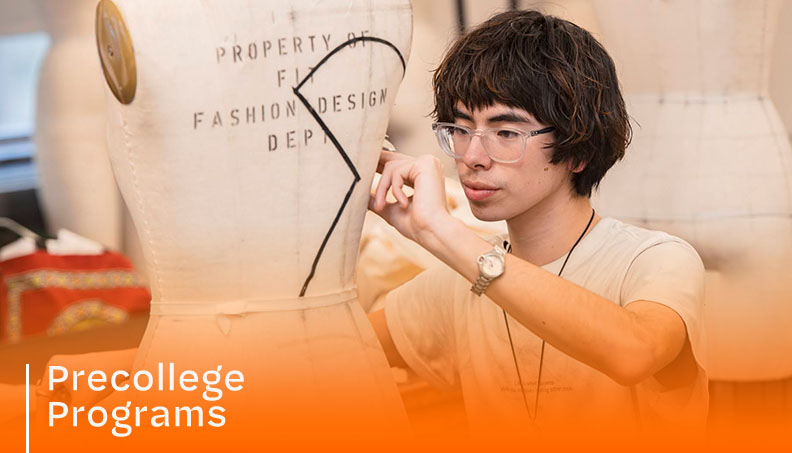 students working in a computer lab